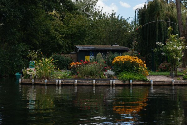 Guide Pratique : Créez Votre Espace Détente avec Piscine et Zone de Massages Aquatiques